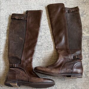 Ugg women’s boots
Size 9.5
Color: brown